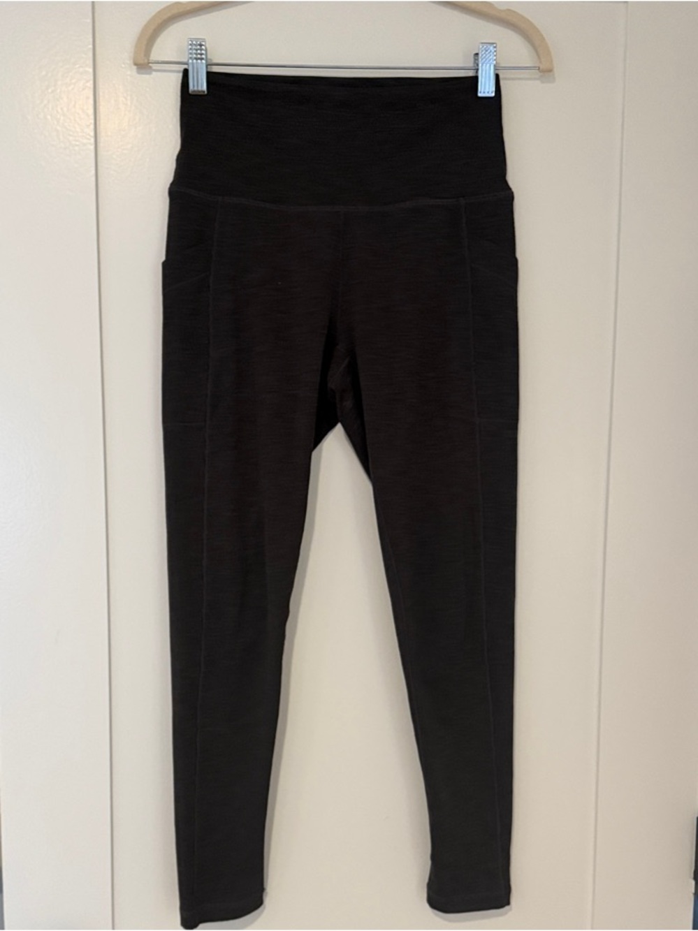 Prana Leggings with side pockets 25" inseam | Size Medium